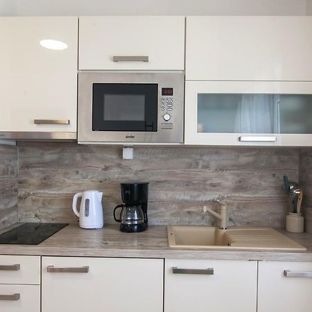 Helvetia Sunny Apartments Bol Exterior photo