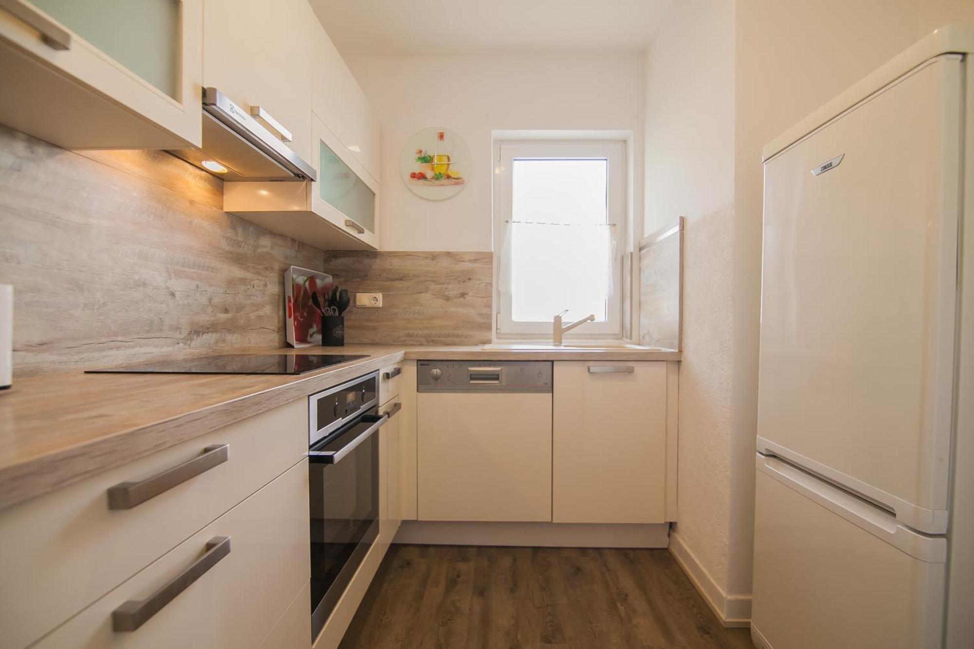 Helvetia Sunny Apartments Bol Exterior photo