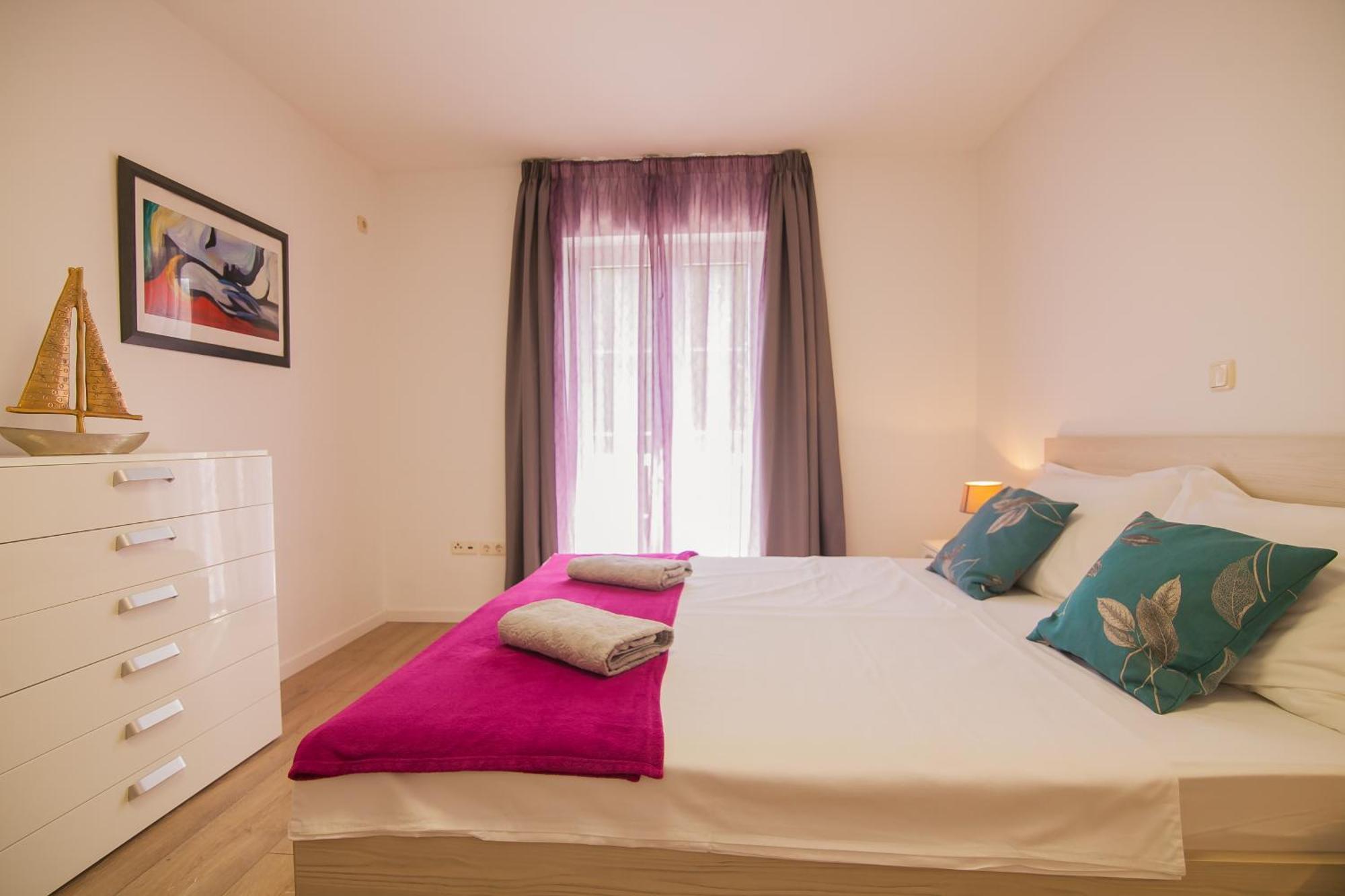 Helvetia Sunny Apartments Bol Exterior photo